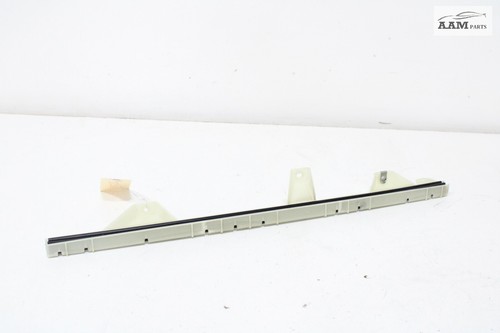 18-24 FREIGHTLINER CASCADIA FRONT LEFT DOOR WINDOW GLASS CHANNEL GUIDE OEM