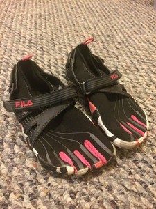 fila boys sandals
