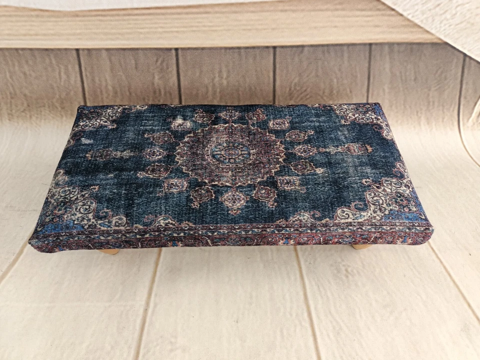 Taburete pequeño Reposapiés tapizado Banco con cojín Taburete de descanso Banco de pies Foto 3 de 4