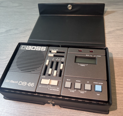 Boss Dr. Beat DB-66 Vintage Metronome TESTED with case & manual