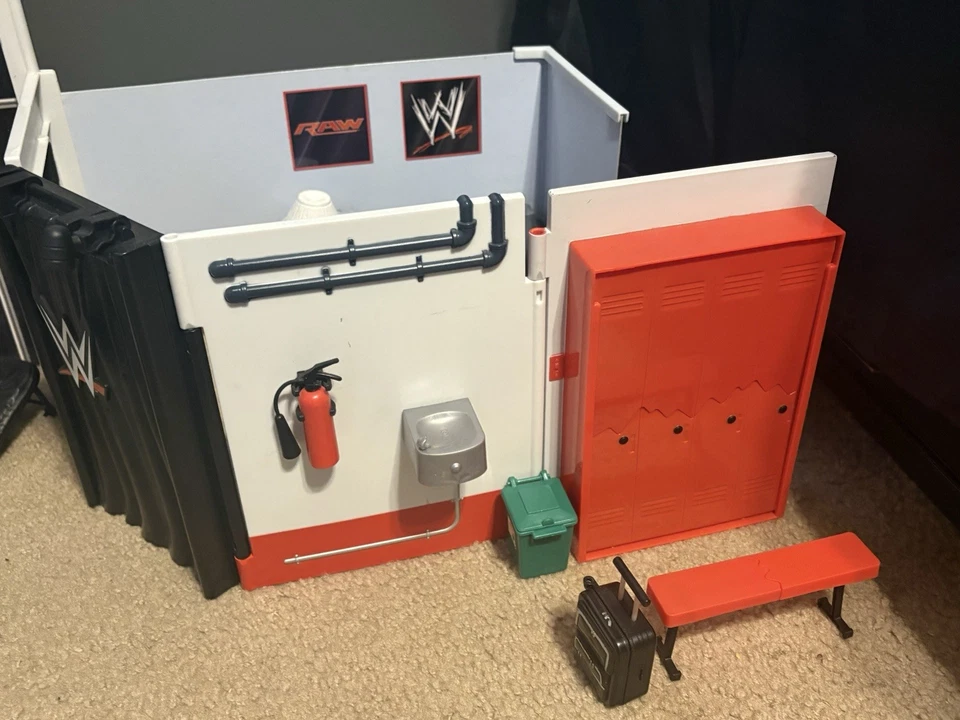 Juego WWE Backstage Brawl y juego WWE Performance Center Foto 4 de 4