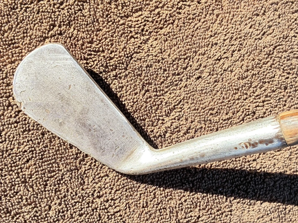 TOM STEWART IRON, W/ SERPENT MARK, VERY RARE hickory golf club..20 %  OFF BOOK V - Image 3 of 4