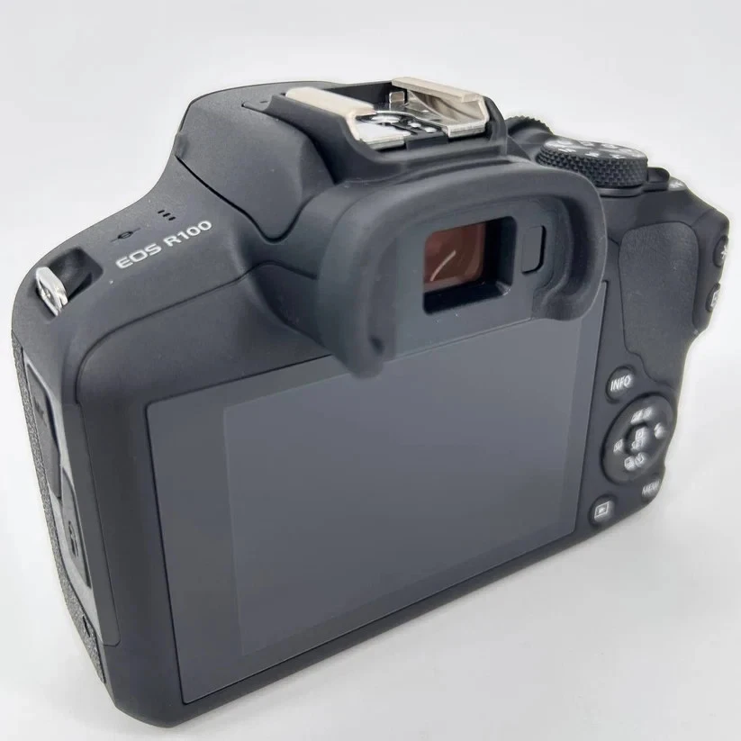 Canon EOS R100, foto 3 di 5