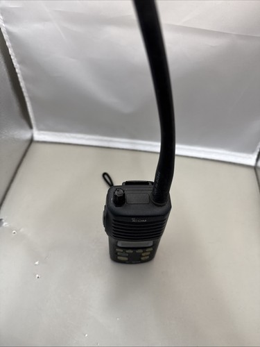 ICOM IC-M3A Handheld Waterproof Weather VHF Marine Radio Transceiver - Zdjęcie 6 z 10