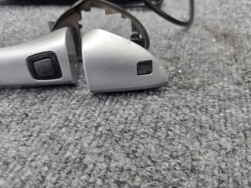 MANIJA DE PUERTA LADO DERECHO SIN LLAVE MERCEDES R230 SL63 SL550 SL600 2007-2012 OEM Foto 2 de 4