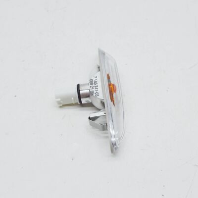NEW BMW 5 E60 FRONT LEFT WING FENDER TURN INDICATOR 63137165741