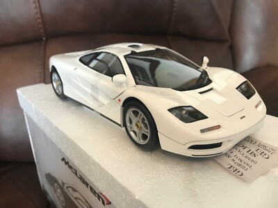 ミニカー MINICHAMPS 1/18 McLaren F1 LOAD CAR 1993 1/18 1993 McLaren F1 Road Car White Lim.504 Minichamps for