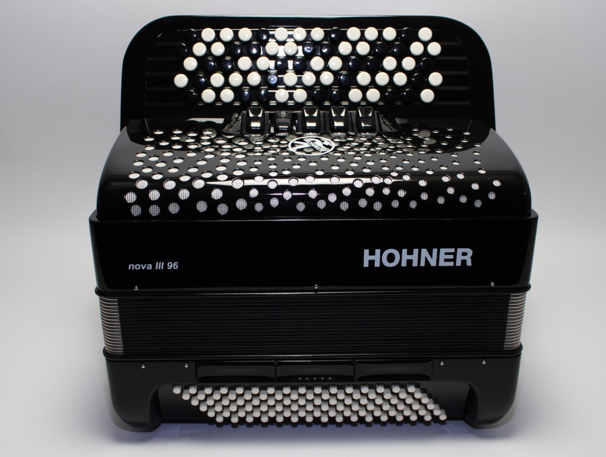 【超メルカリ市特価】Hohner nova III 96 ボタン アコーディオン HOHNER nova III 96 クロマチック ボタン アコーディオン E♭ - B
