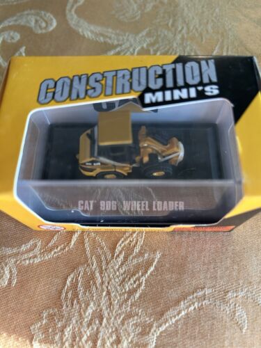 NORSCOT Construction Minis CAT 906 Wheel Loader approx. 1/112 scale NIB 2007 - Picture 2 of 5