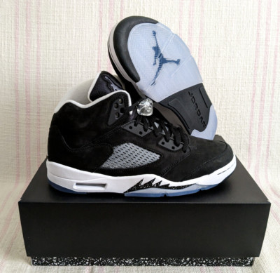 靴 Air Jordan 5 Oreo Oreo' Air Jordan 5 Release Gets Pushed Back