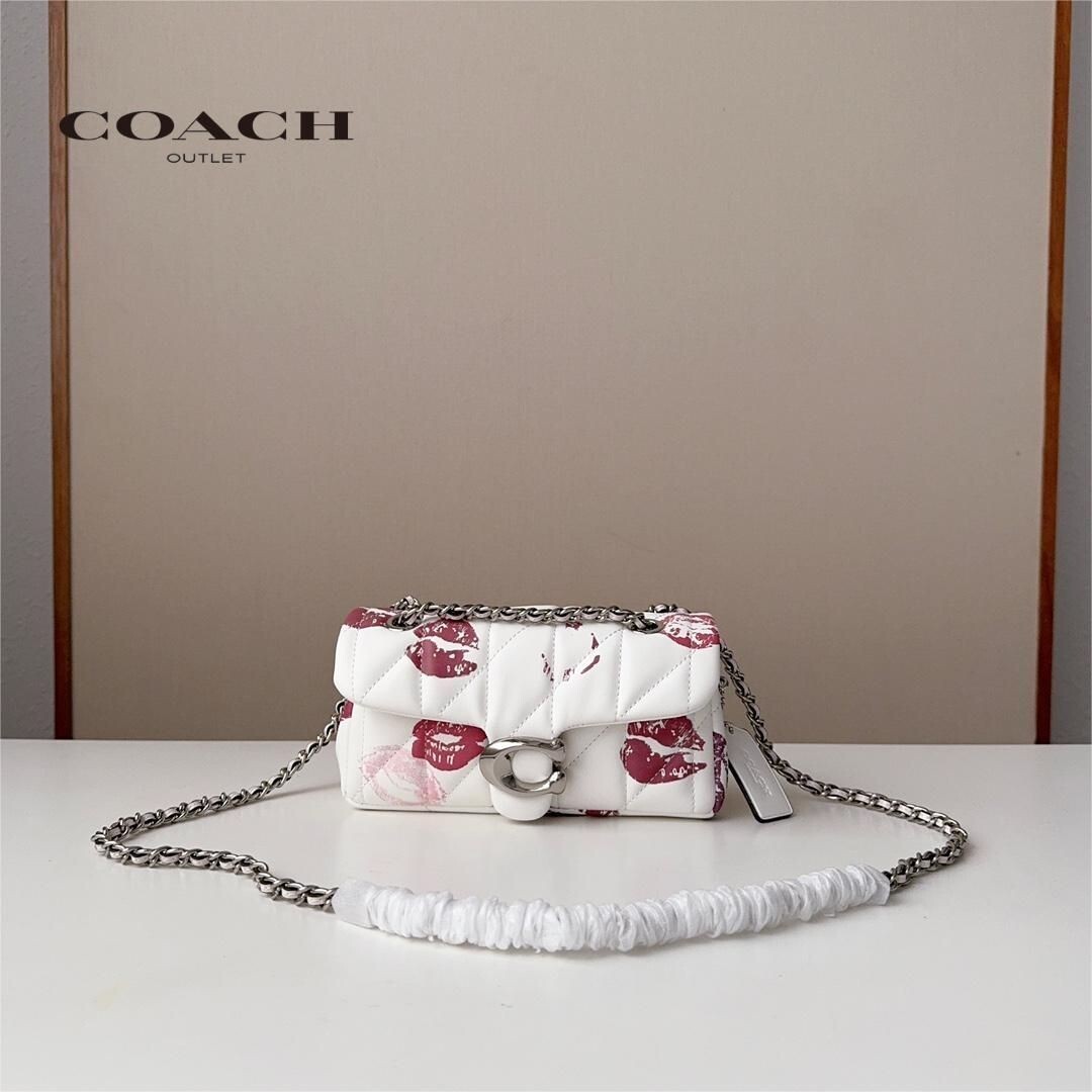 Coach CR114 Tabby Shoulder Bag 20 With Quilting And Lip Coach CR114 Tabby Shoulder Bag 20 With Quilting And Lip