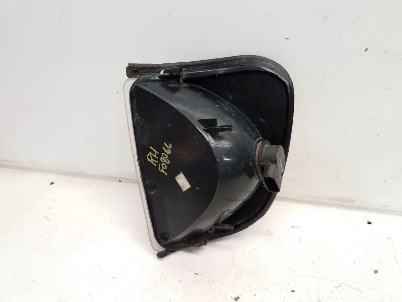 2001-02 Ford E250 Passenger Right Turn Signal  - Image 2 of 2