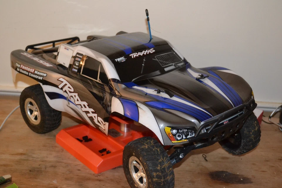 Traxxas Slash 2wd with Battery and TQ Transmitter Great Running Truck - Image 3 of 4
