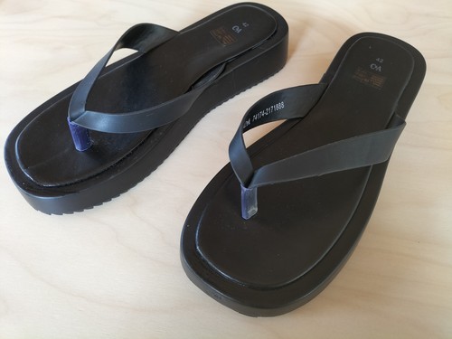 Gr. 42 schwarze Zehentrenner Sandale mit Plateau Sommerschuhe C&A neuwertig TOP - Bild 14 von 14