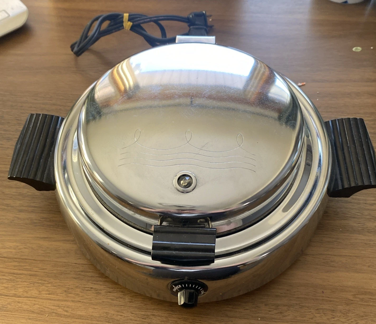Vintage Montgomery Ward Signature Waffle Maker Chrome DE-46010