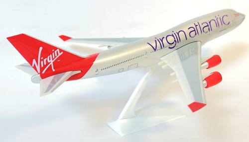 Modelo de coleccionista Boeing 747-400 Virgin Atlantic Airways Snap Fit escala 1:250 - Imagen 4 de 7