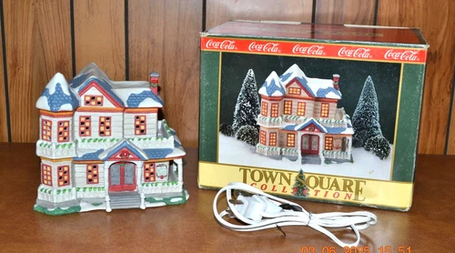 Vintage 1991 TOWN SQUARE Lighted Coca-Cola Dee's Boarding House & Original Box