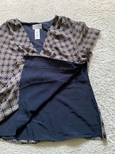 Villager Women Geometric Short Sleeve V-Neck Side Zip Blouse Multicolor Size 10 - Picture 6 of 10