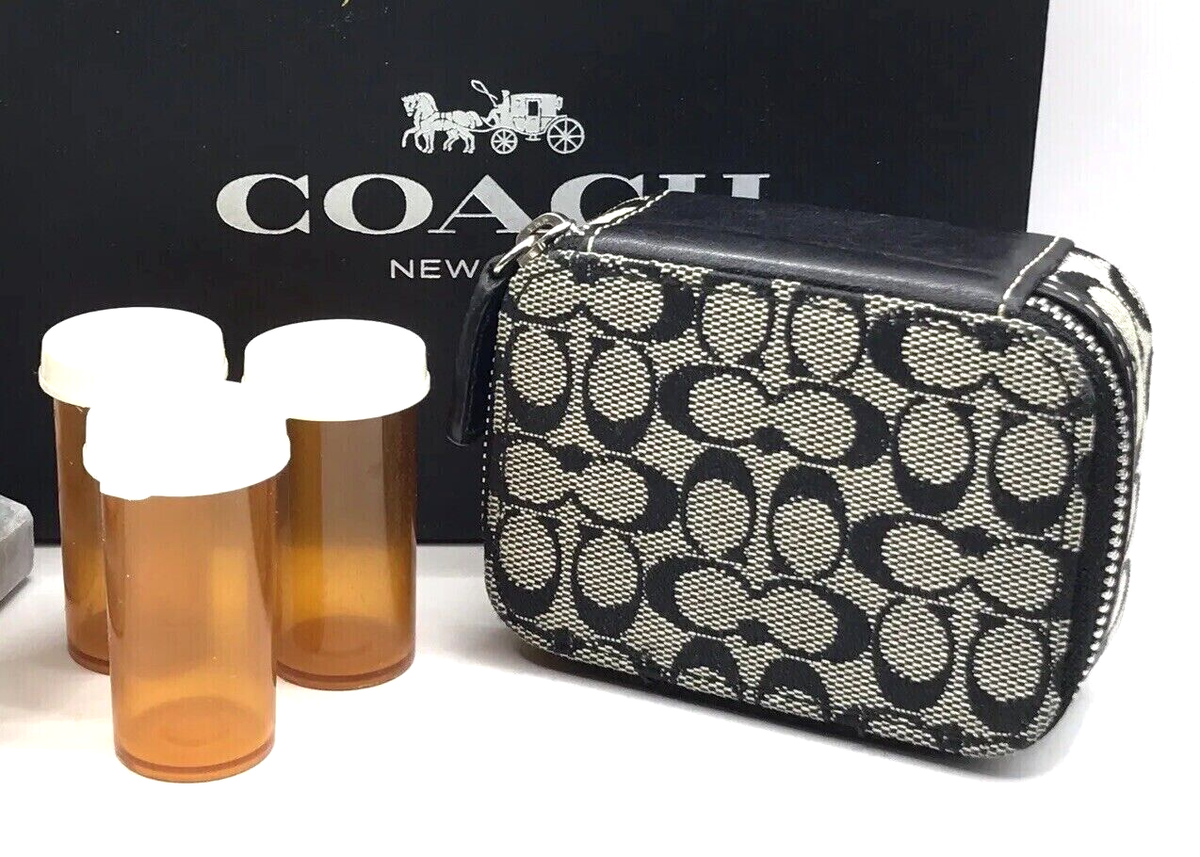 衛生日用品 Old Coach pill case and coin purse set Coach Black/Grey Signature Canvas Leather Trim Triple Pill Case