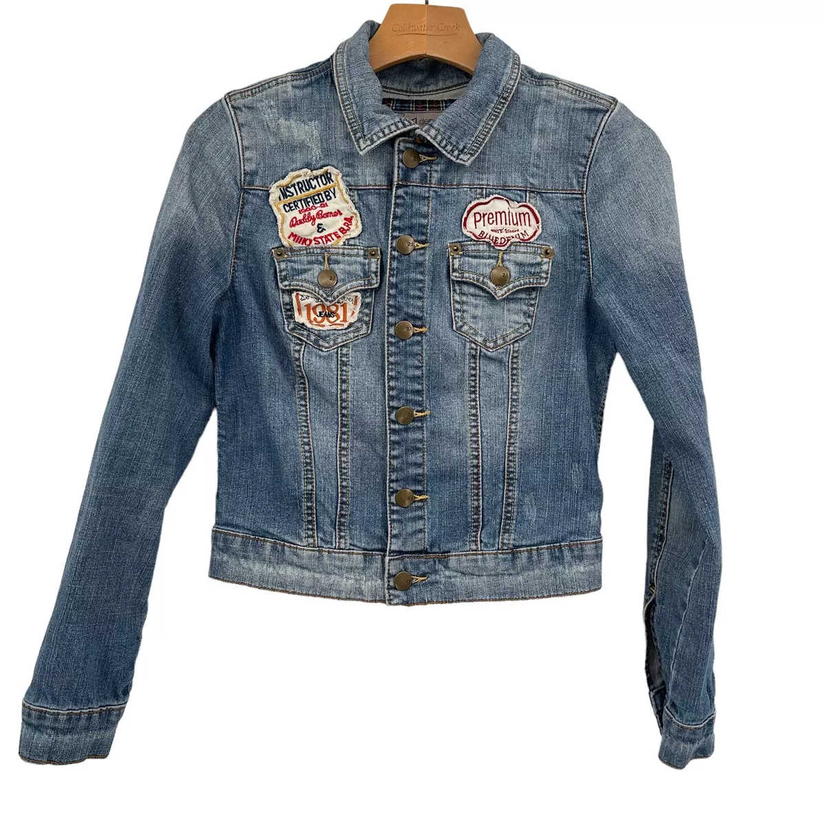 Ladies short denim jacket, Women's Fashion, Coats, Jackets and Outerwear on  Carousell