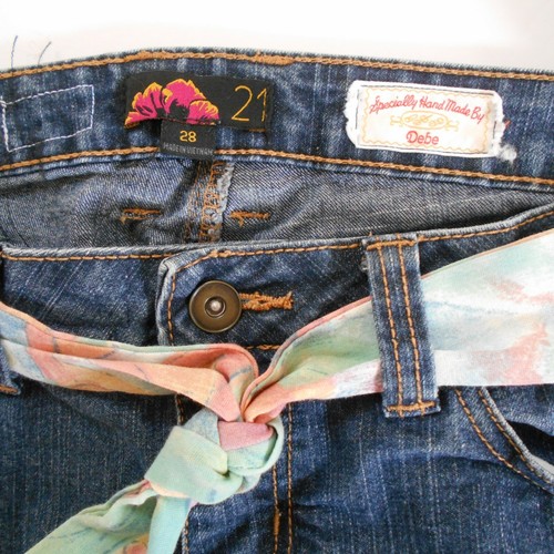 Borsa a tracolla denim lavaggio medio blu upcycle cross body 17 x 8 borsa fatta a mano - Foto 4 di 9