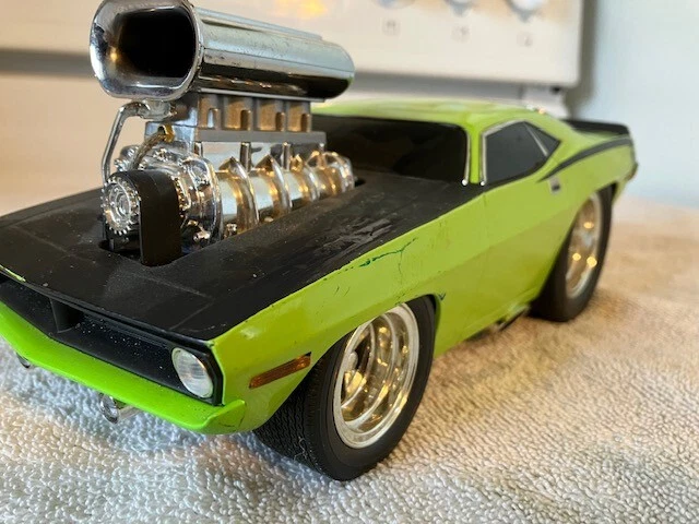 Vintage 1/18 Muscle Machines 1970 Cuda Blown Green Barracuda Funline - Image 2 of 4