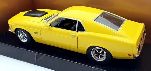 Motor Max 1/24 Scale 73303 - 1970 Ford Mustang Boss 429 - Yellow - Picture 2 of 5