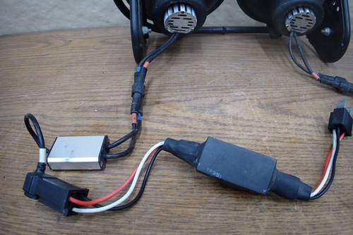 2005 HONDA PS250 BIG RUCKUS FRONT DUAL HEADLIGHT W/ MOUNT & WIRING HARNESS - Picture 10 of 12