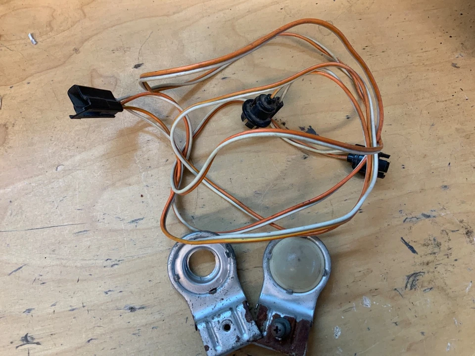 Pontiac GTO 1967 bajo tablero lámpara de cortesía luz con aire acondicionado Foto 3 de 3