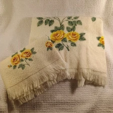 Towel Set, (2) Vintage,70s,  Yellow Roses, Brand New, Excellent Condition 