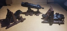 Marx compatible firing cannon and 2 catapults. 1/32 - 54 mm Plastic.