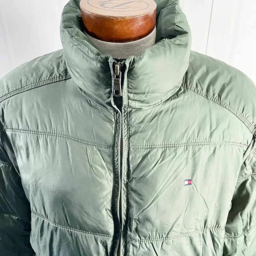 H1 Tommy Hilfiger Old School Khaki Puffer Jacket 105-110 thumbnail 3