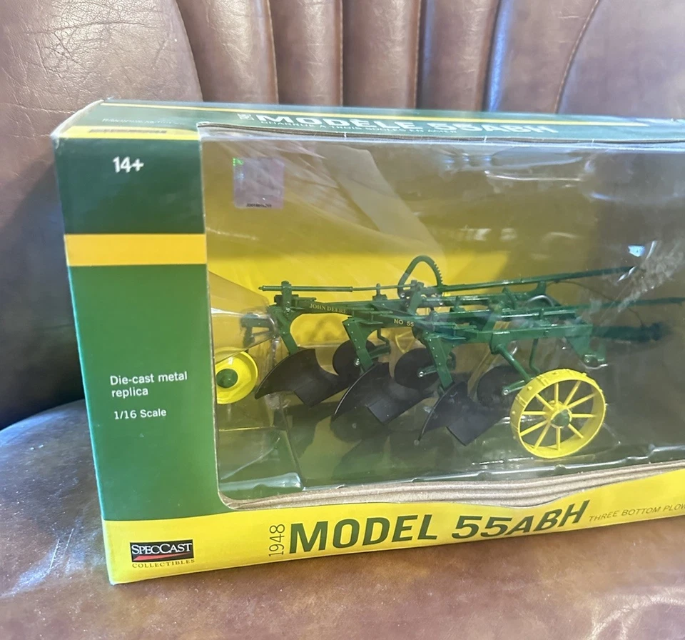 1948 Green 3-Bottom Plow on Steel Model 55ABH 1/16 Scale - Image 2 of 4
