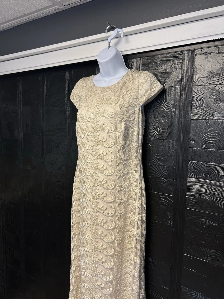 Calvin Klein Embroidered Overlay Evening Gown Dress Size 10 Formal Gala Prom - Image 4 of 4