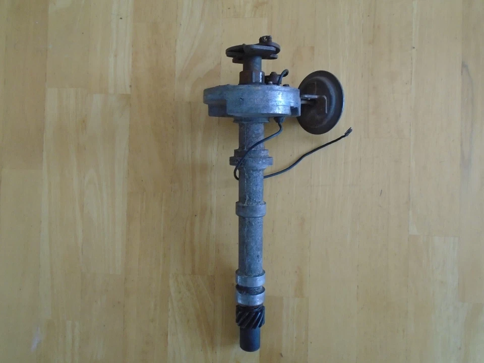 1970 Nova Camaro Chevelle L48 350CI/300HP 4 Speed 1111996 9M22 Distributor - Image 2 of 4