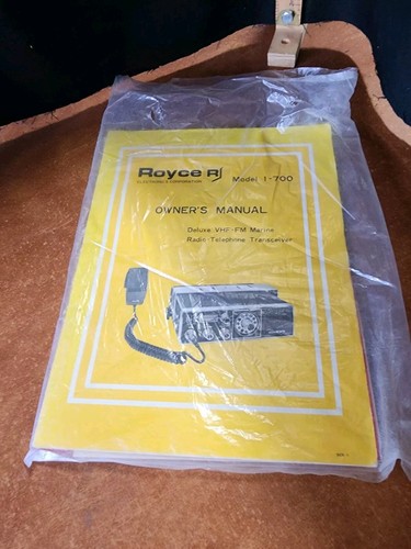Vintage 1975 Royce Model 1 700 Deluxe VHF FM Marine Radio Telephone Transceiver - Zdjęcie 14 z 17