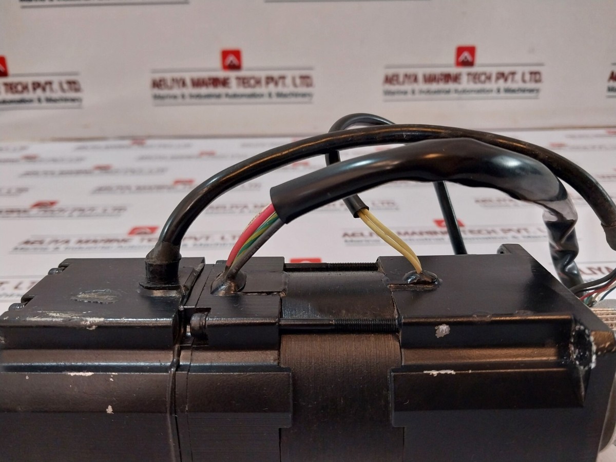 Toei Electric VLBST-Z02030S-BOU002 Bs Servo Motor 200W IP44 Toei Electric VLBST-Z02030S-BOU002 Bs Servo Motor 200W IP44