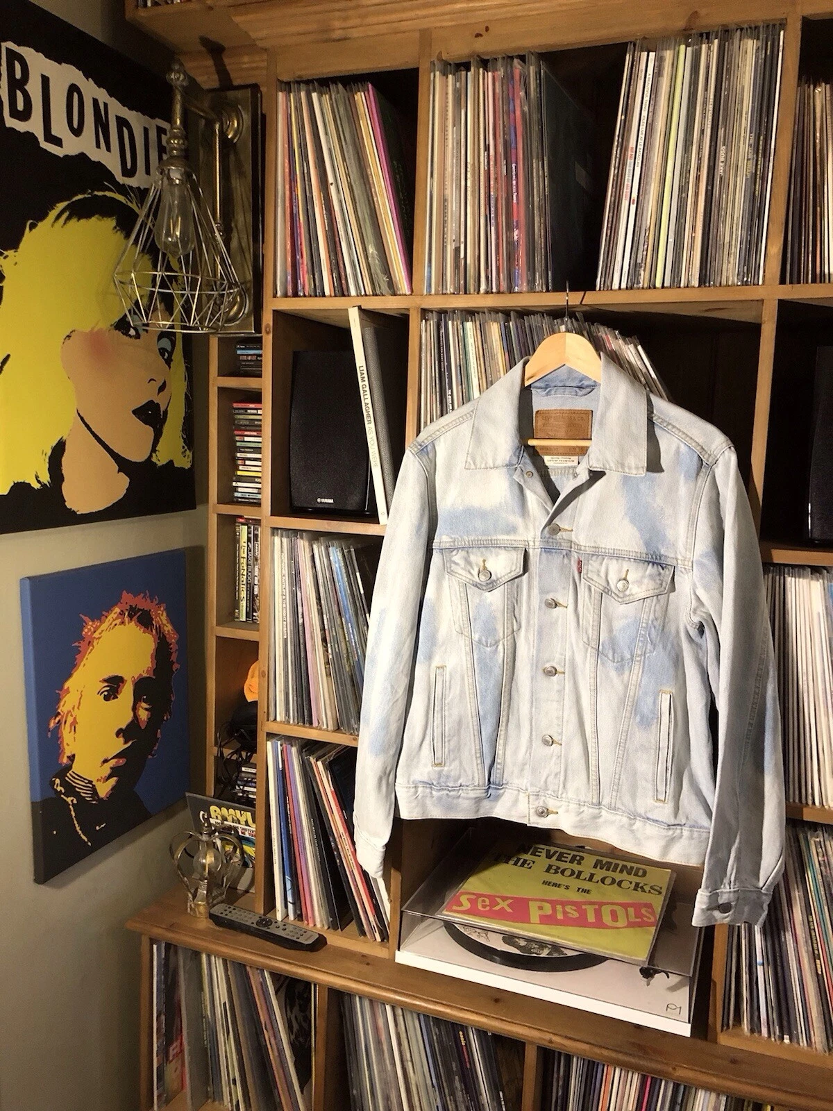 Men’s Levi trucker denim jacket Vintage Fit Looks Unworn Small