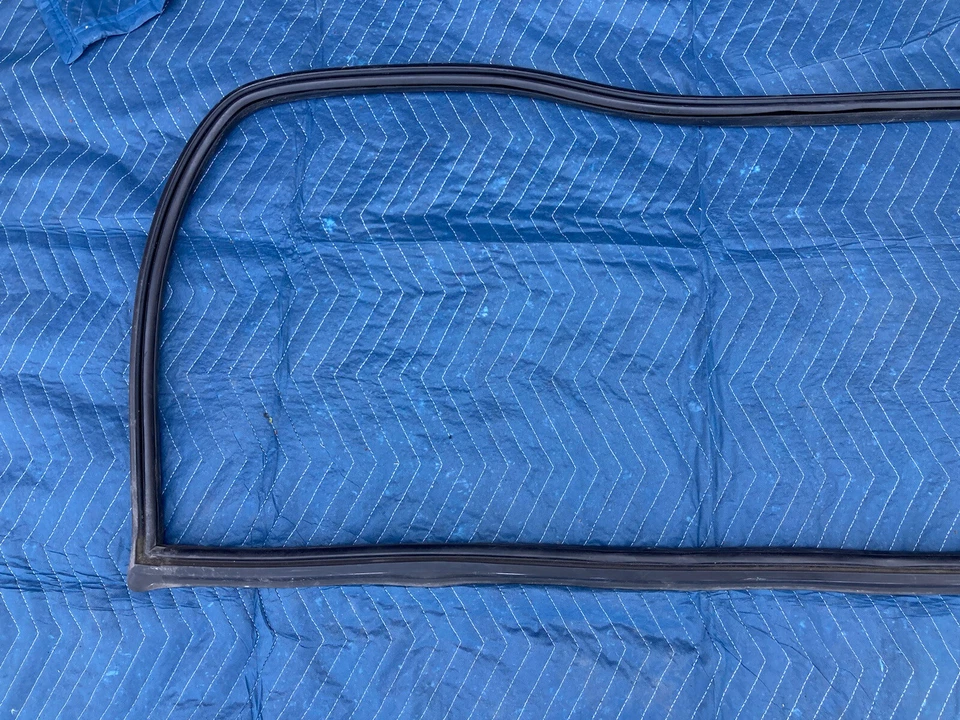 1982-1994 BMW E30 318i 325i Rear Window Gasket Seal Weatherstripping #2255M - Image 4 of 4