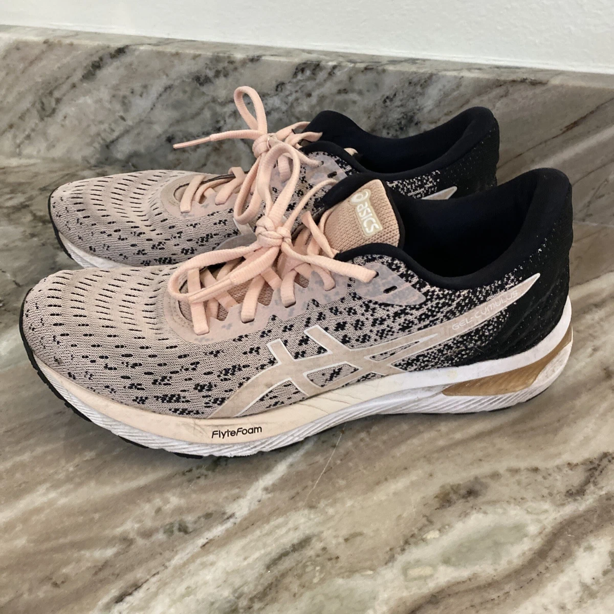 Womens asics top cumulus 22