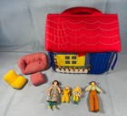 HearthSong Soft Fabric Dollhouse with Halfpenny Family of Dolls & Furniture 2002 — photo 1