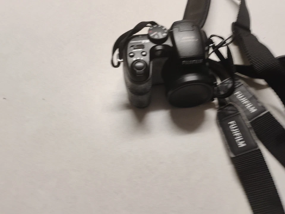 Cámara digital Fujifilm FinePix S1500 10,0 MP Foto 3 de 4