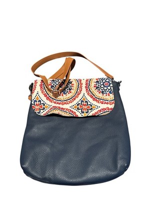 Thirty-One Modern Purse Midnight Navy Pebble With Sunset Medallion Zippered Flap