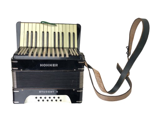 HOHNER Student II Vintage Piano Accordion 25 Keys & 12 Bass TESTED WORKING