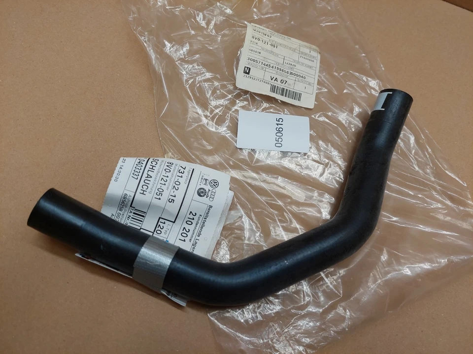 Audi RS3 Radiator Coolant Water Hose Pipe 8V0121051 Seat 2.5L 2017-on Genuine - Image 2 of 4