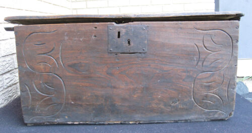 ANTIQUE CANADIAN NORTHWEST BC BRITISH COLUMBIA FOLK ART CARVED WOOD TRUNK BOX - Picture 1 of 12