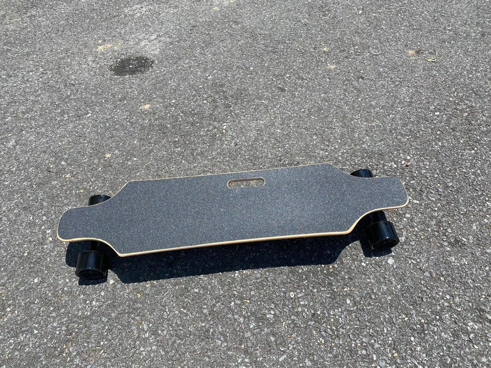 ЭЛЕКТРИЧЕСКИЙ СКЕЙТБОРД J-M4 С ОДНИМ ПРИВОДОМ - Изображение 2 из 4