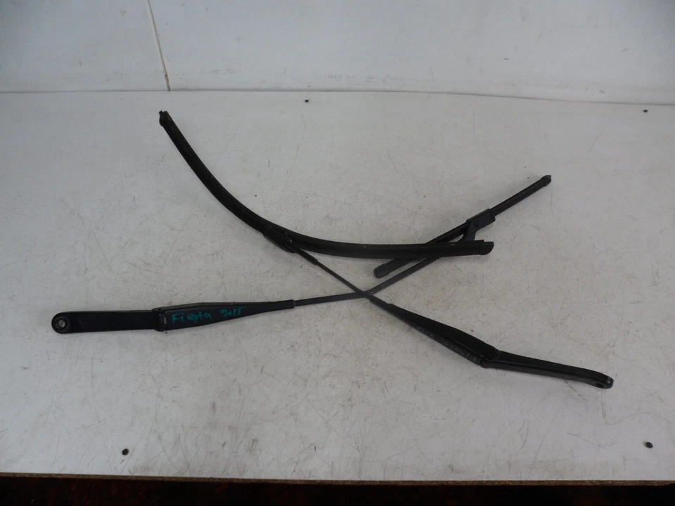 FORD FIESTA MK7 2015 FRONT PAIR 2 X PASSENGER & DRIVER SIDE WIPER ARM BLADE SET