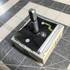 GE OEM Cooktop Burner Control Dual Infinite Switch WB24T10063 - Tested