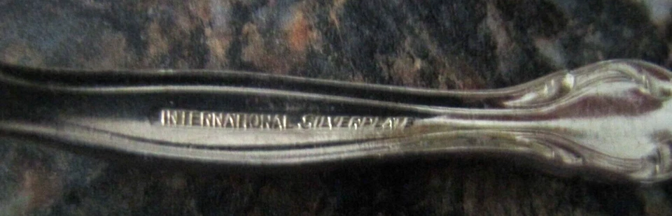 12 tenedores de ensalada International plateados patrón interludio 7" vintage 1971 Foto 4 de 4